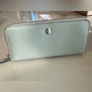 Good UC Kate Spade zip around wallet